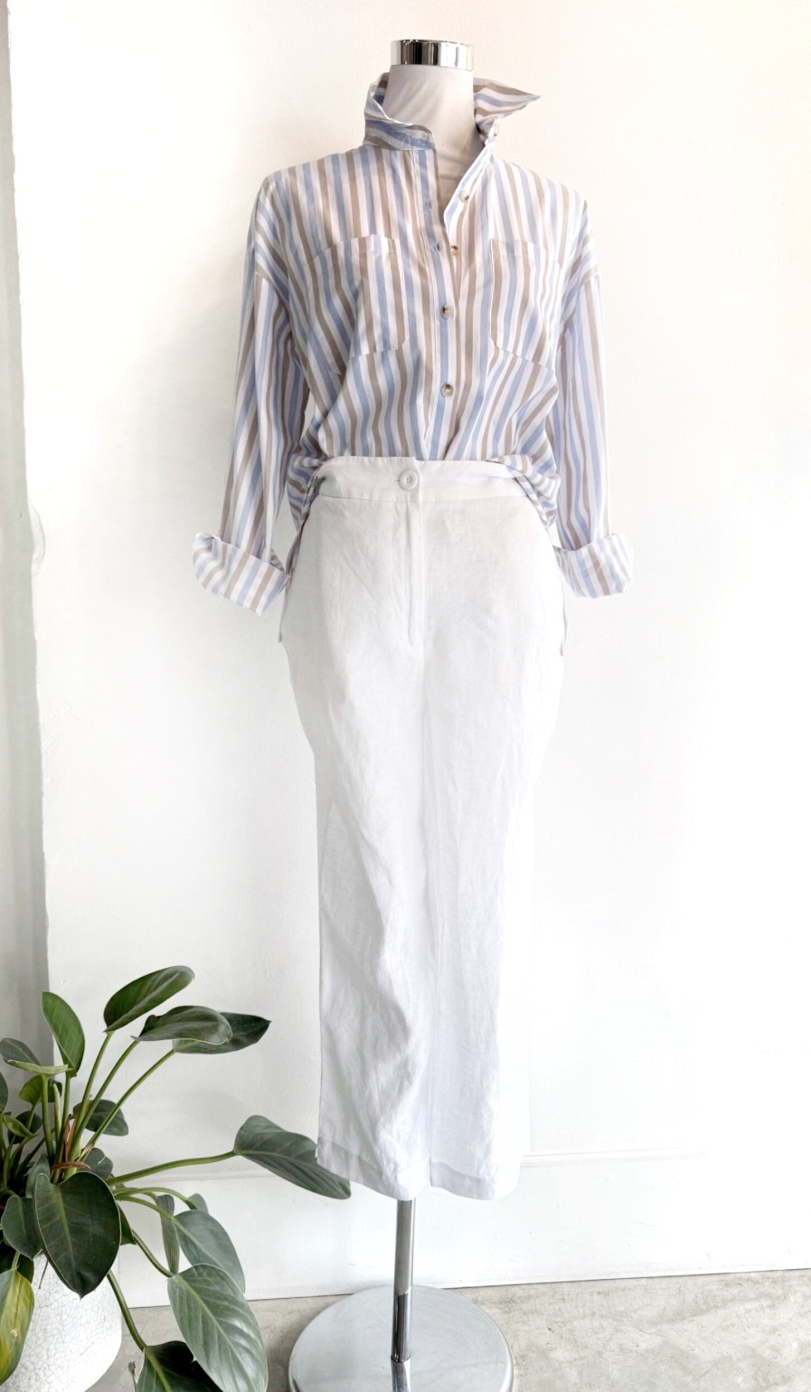 Two T's Classic Linen 7/8 White Pant