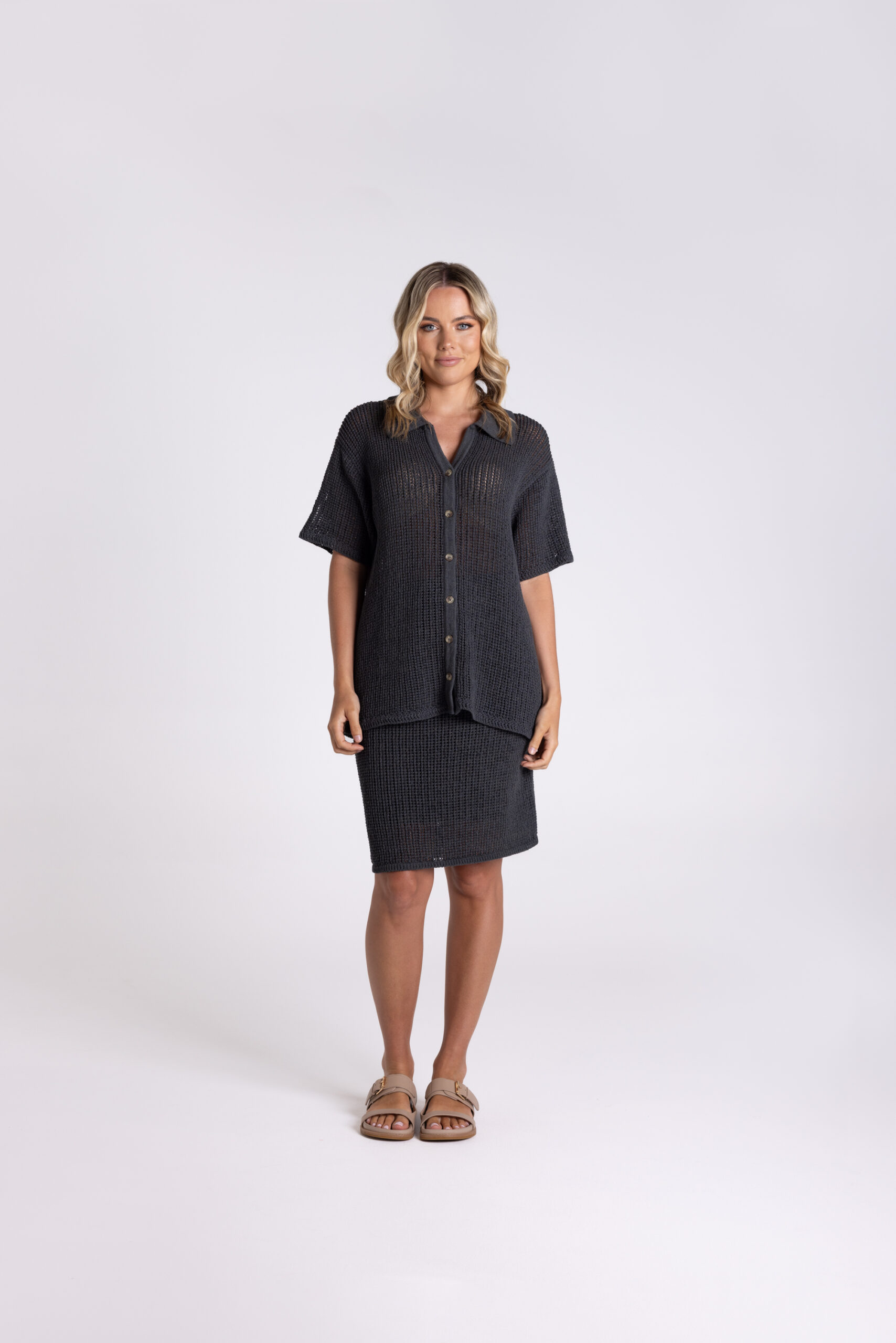 Two T's Yarn Button Up - Charcoal
