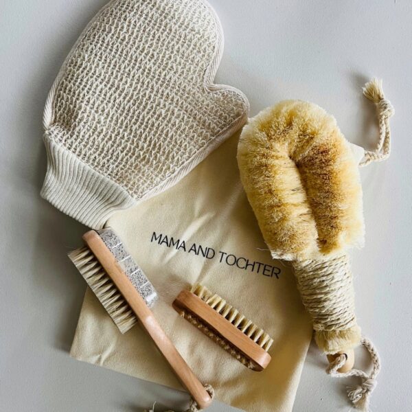 Mama & Tochter Set of 4 Bamboo Self Care Brush Kit