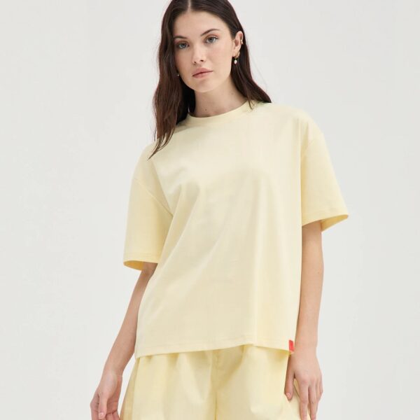 HOLIDAYSHOP relaxed tee butter
