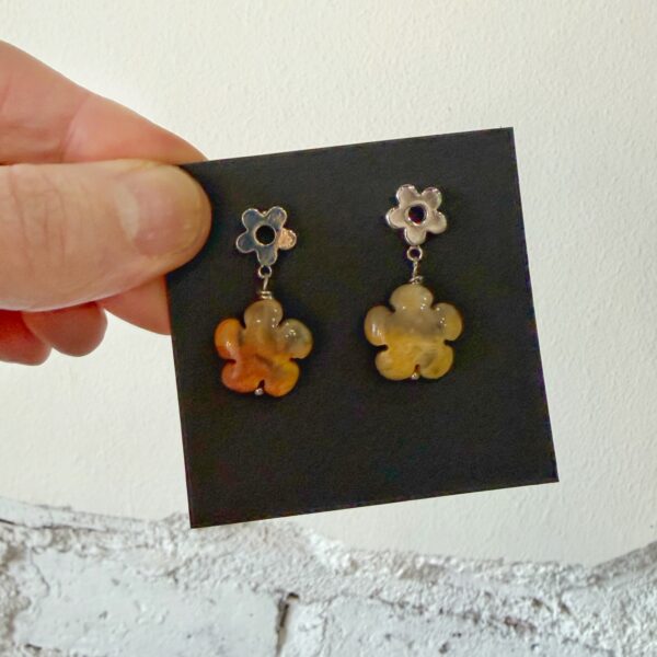 Taila Danae Stone Daisy Drops