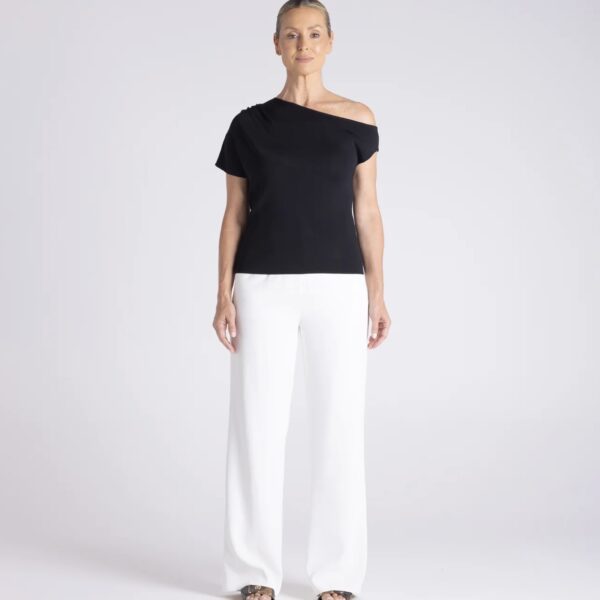 Two T's off the shoulder knit Black